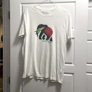 Banana Republic. Elephant T shirt. Size L